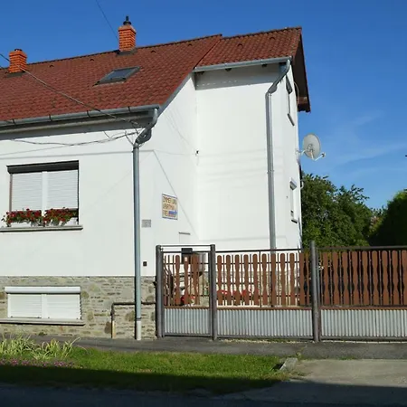 Timea Apartman *